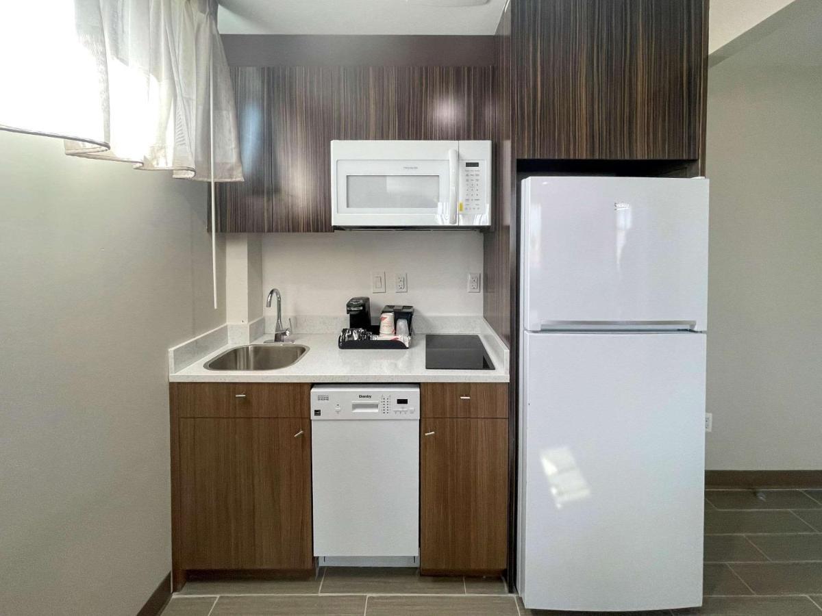 Mainstay Suites New York Bagian luar foto
