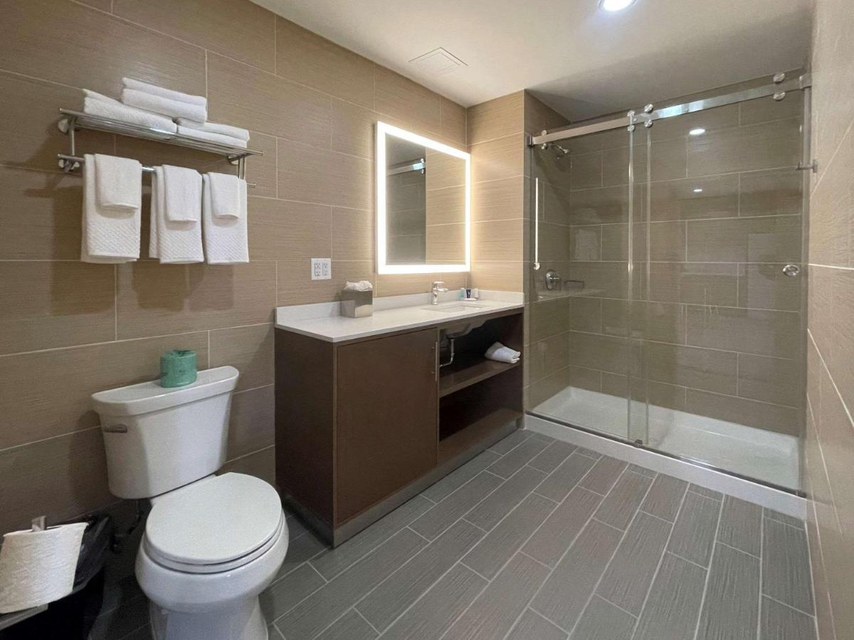 Mainstay Suites New York Bagian luar foto