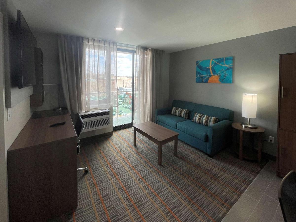 Mainstay Suites New York Bagian luar foto