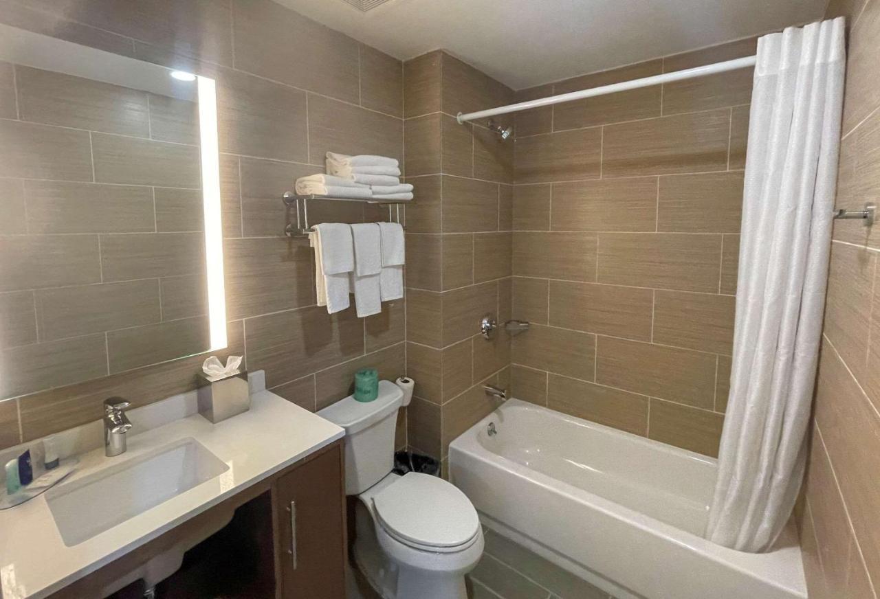 Mainstay Suites New York Bagian luar foto
