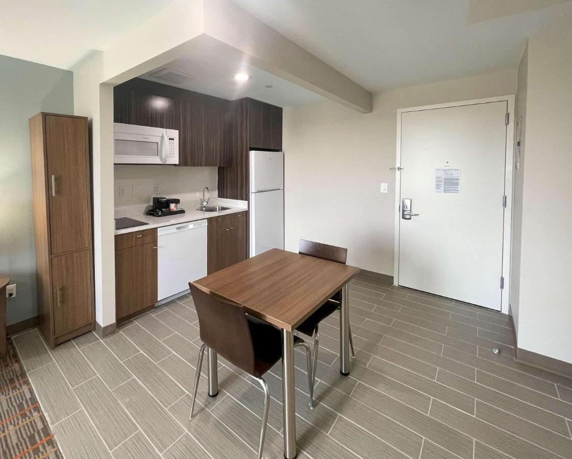 Mainstay Suites New York Bagian luar foto