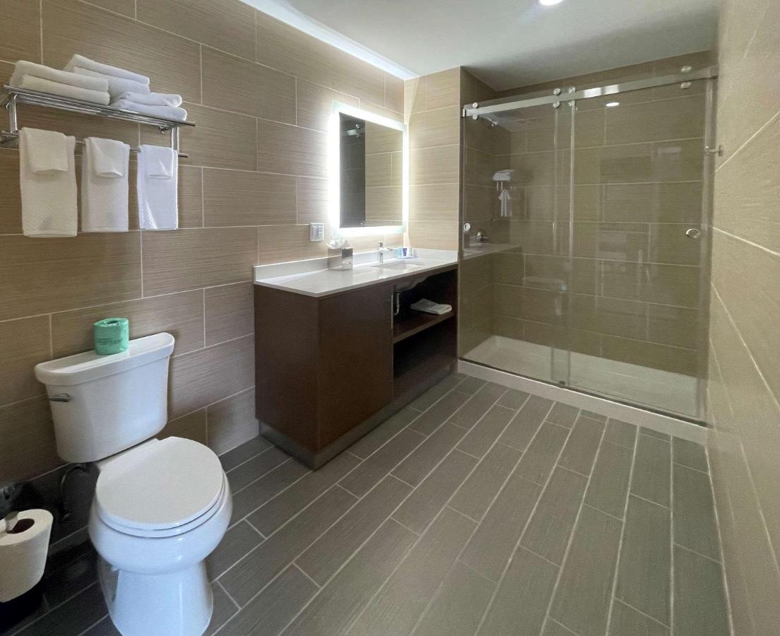 Mainstay Suites New York Bagian luar foto