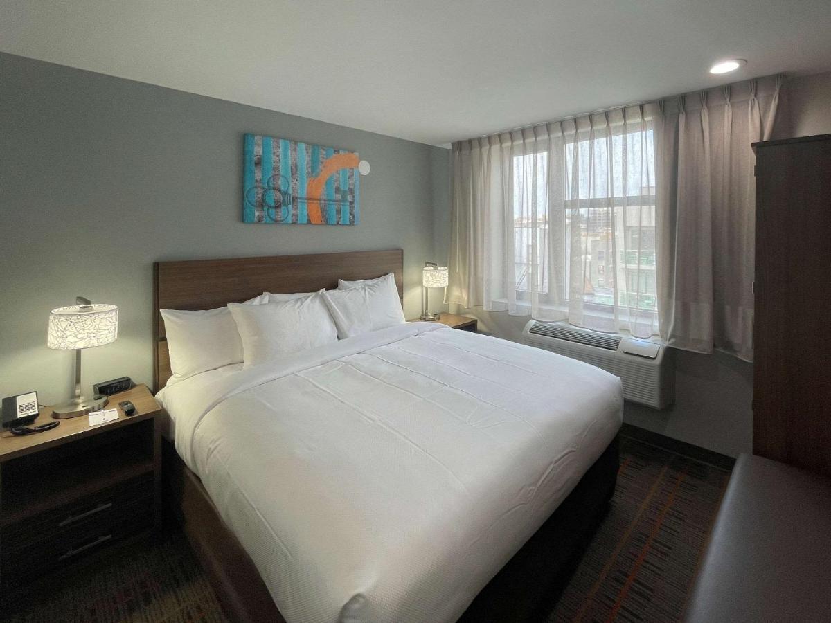Mainstay Suites New York Bagian luar foto